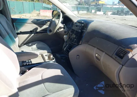 2004 Toyota Sienna Le z USA, uszkodzony, nr VIN 5TDZA23C54S187096